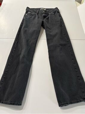 Levi’s Essentials Women’s black Suoerlow Loose Jeans, size 26